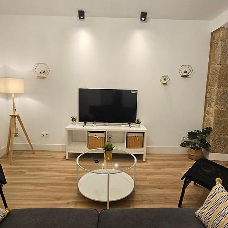 Apartamentos En El Centro - Plaza De Amboage - Wifi Ferrol Bagian luar foto