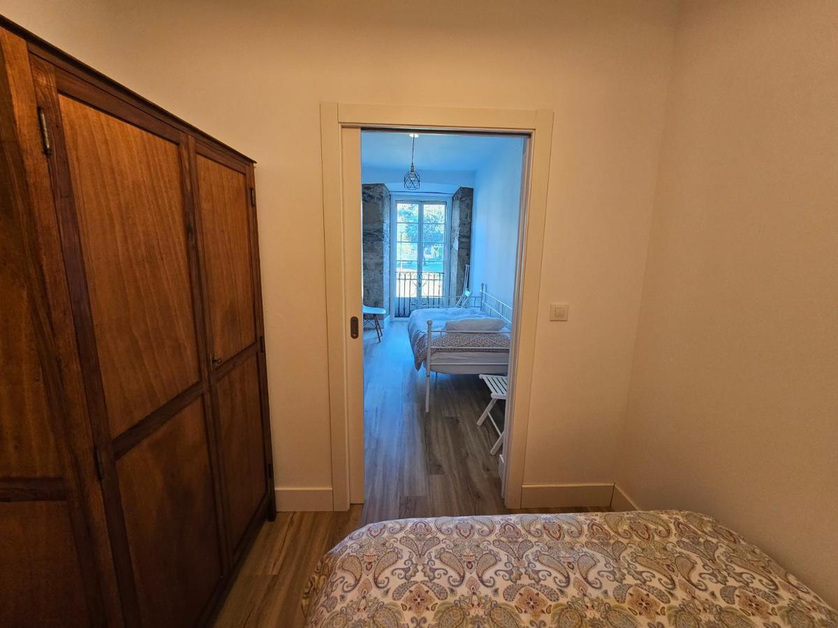 Apartamentos En El Centro - Plaza De Amboage - Wifi Ferrol Bagian luar foto
