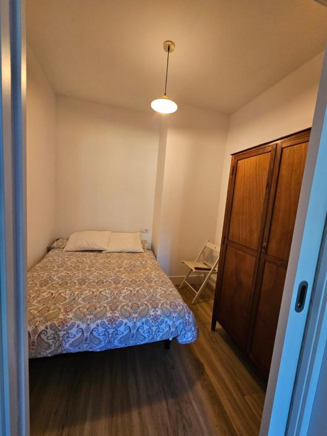 Apartamentos En El Centro - Plaza De Amboage - Wifi Ferrol Bagian luar foto