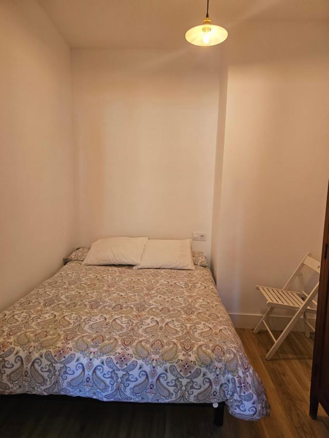 Apartamentos En El Centro - Plaza De Amboage - Wifi Ferrol Bagian luar foto
