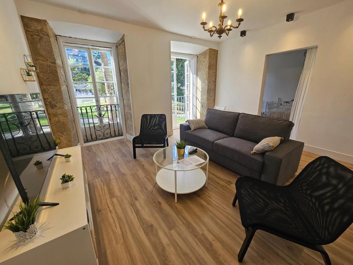 Apartamentos En El Centro - Plaza De Amboage - Wifi Ferrol Bagian luar foto
