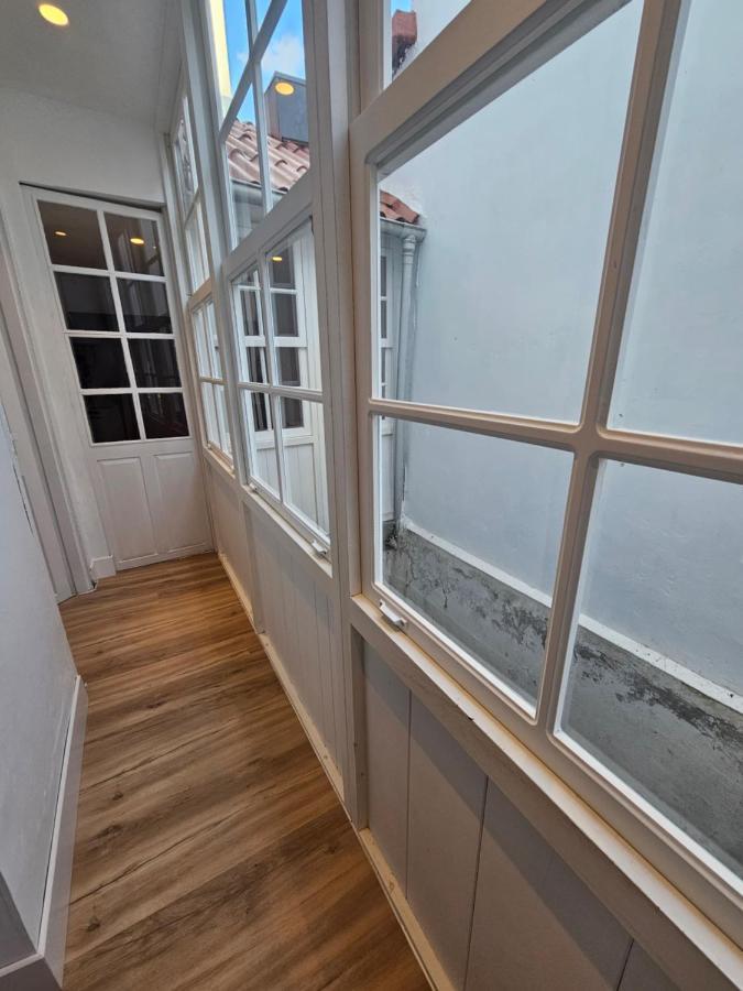 Apartamentos En El Centro - Plaza De Amboage - Wifi Ferrol Bagian luar foto