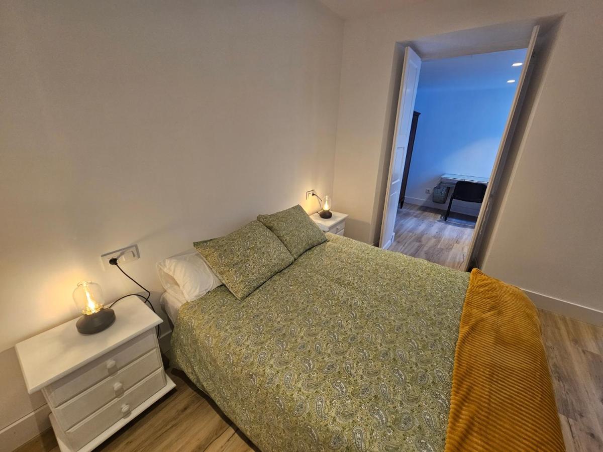 Apartamentos En El Centro - Plaza De Amboage - Wifi Ferrol Bagian luar foto
