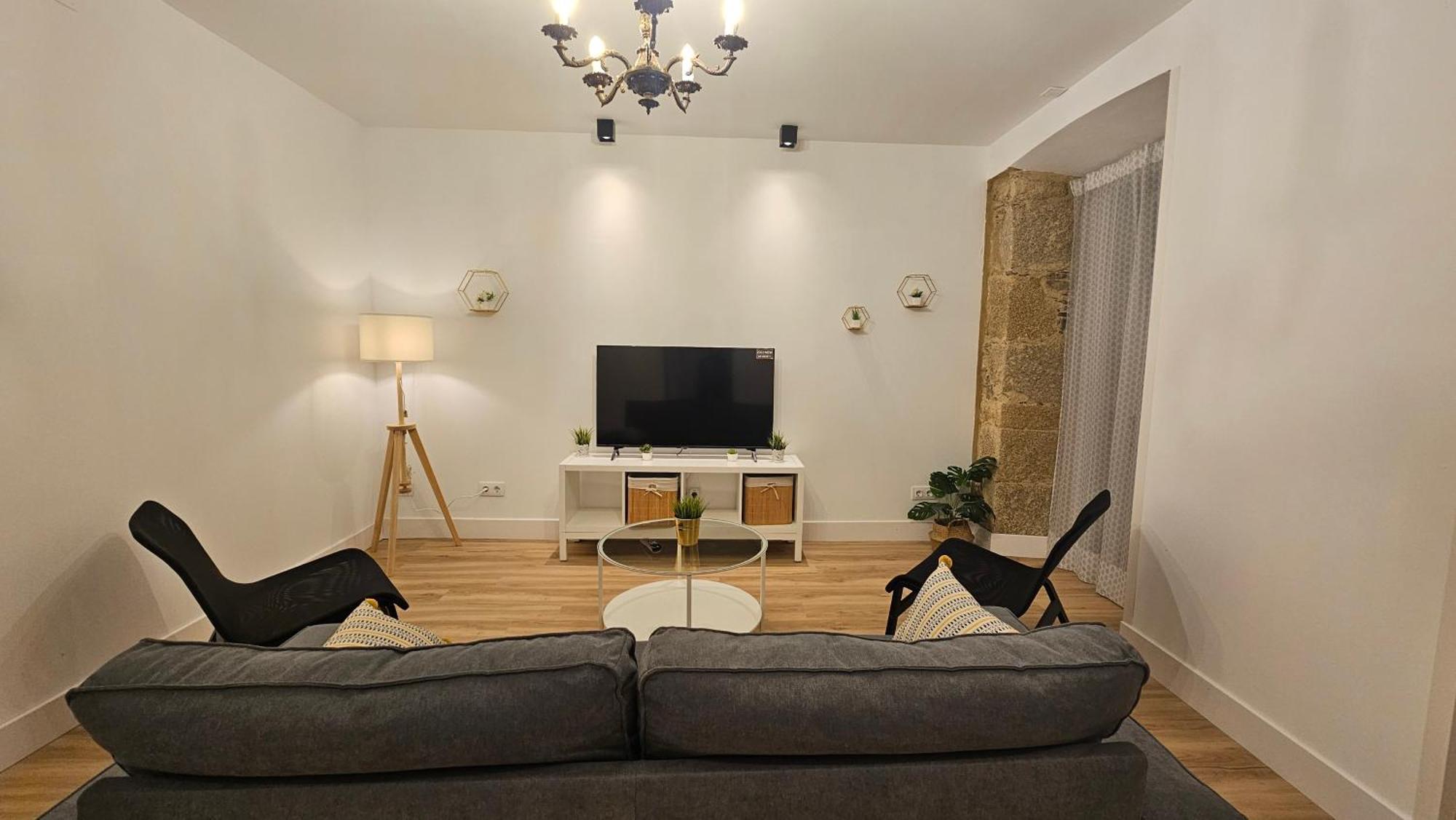 Apartamentos En El Centro - Plaza De Amboage - Wifi Ferrol Bagian luar foto