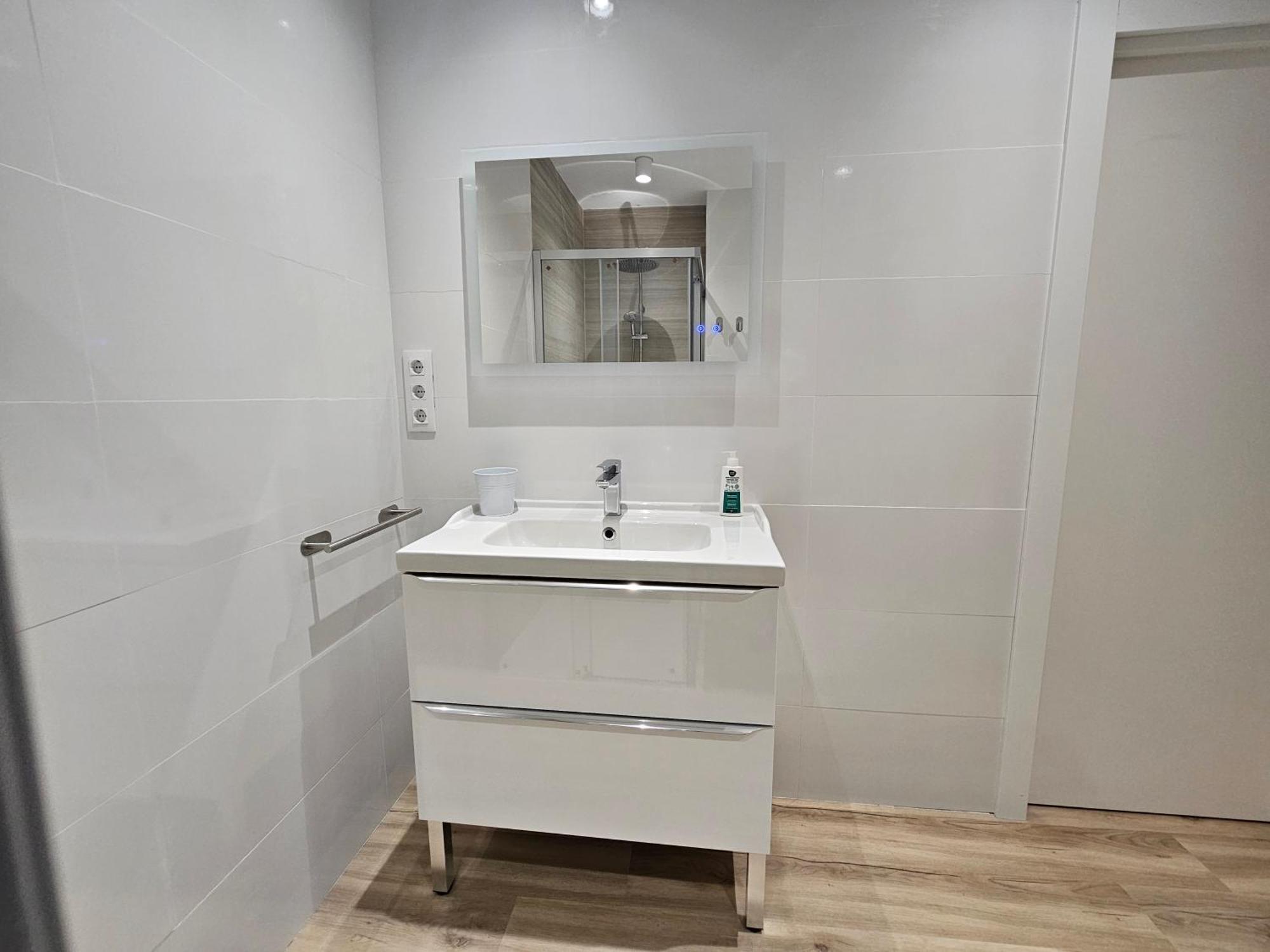 Apartamentos En El Centro - Plaza De Amboage - Wifi Ferrol Bagian luar foto